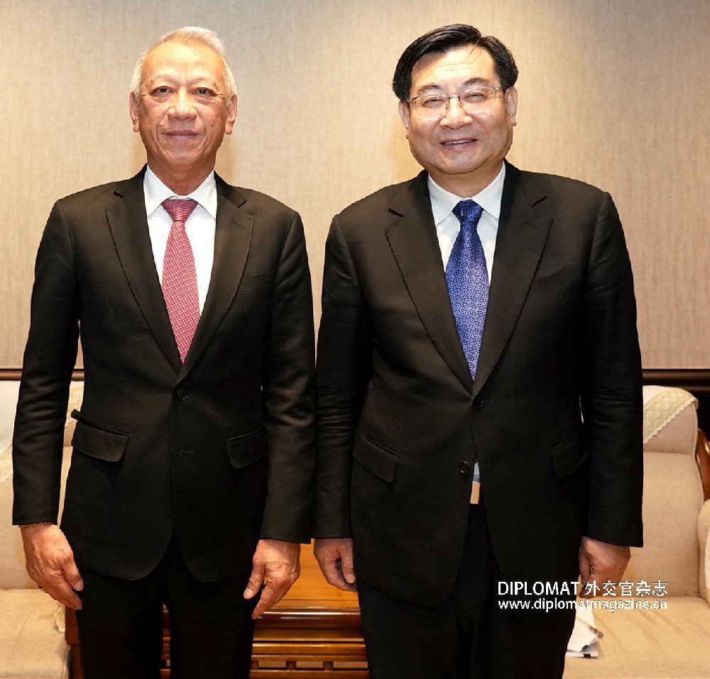 中国文化和旅游部胡和平部长会见泰国旅游体育部部长披帕