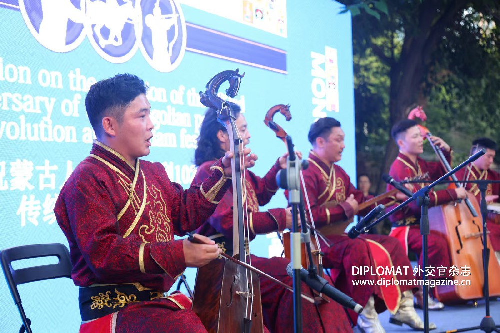 蒙古驻华大使馆举办蒙古人民革命胜利102周年暨传统那达慕节日招待会