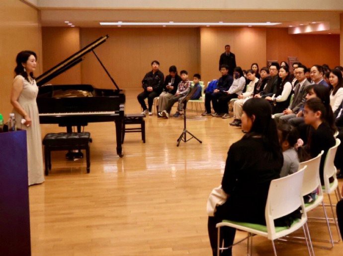 日本驻华大使馆举办濑田裕子女士“樱花钢琴演奏会