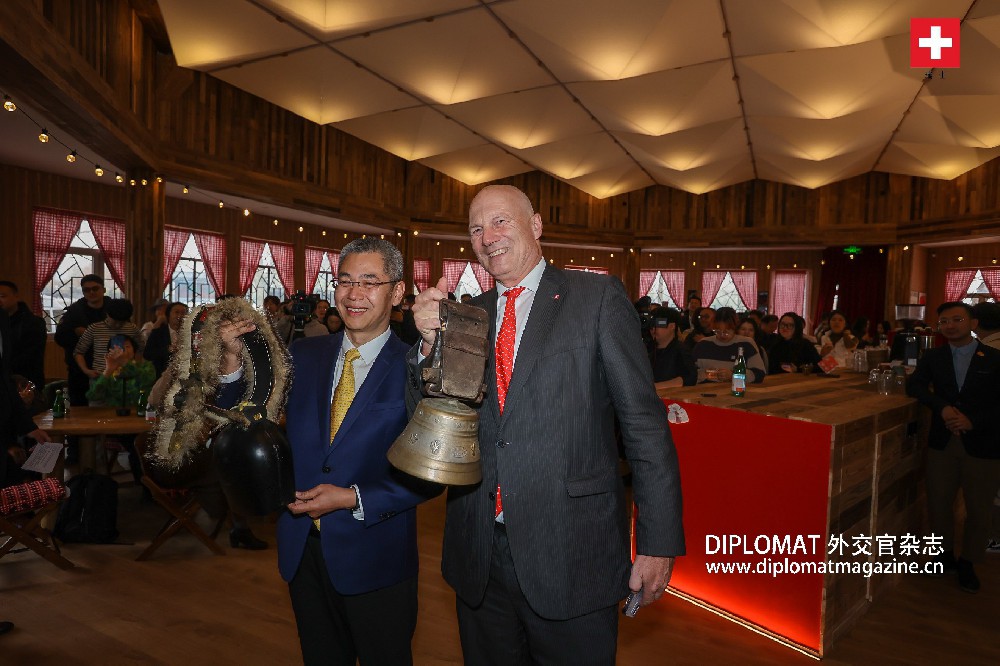 Swiss Chalet opens at Houhai, bringing unique alpine winter to the heart of Beijing