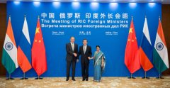 中俄印外长会晤在北京举行