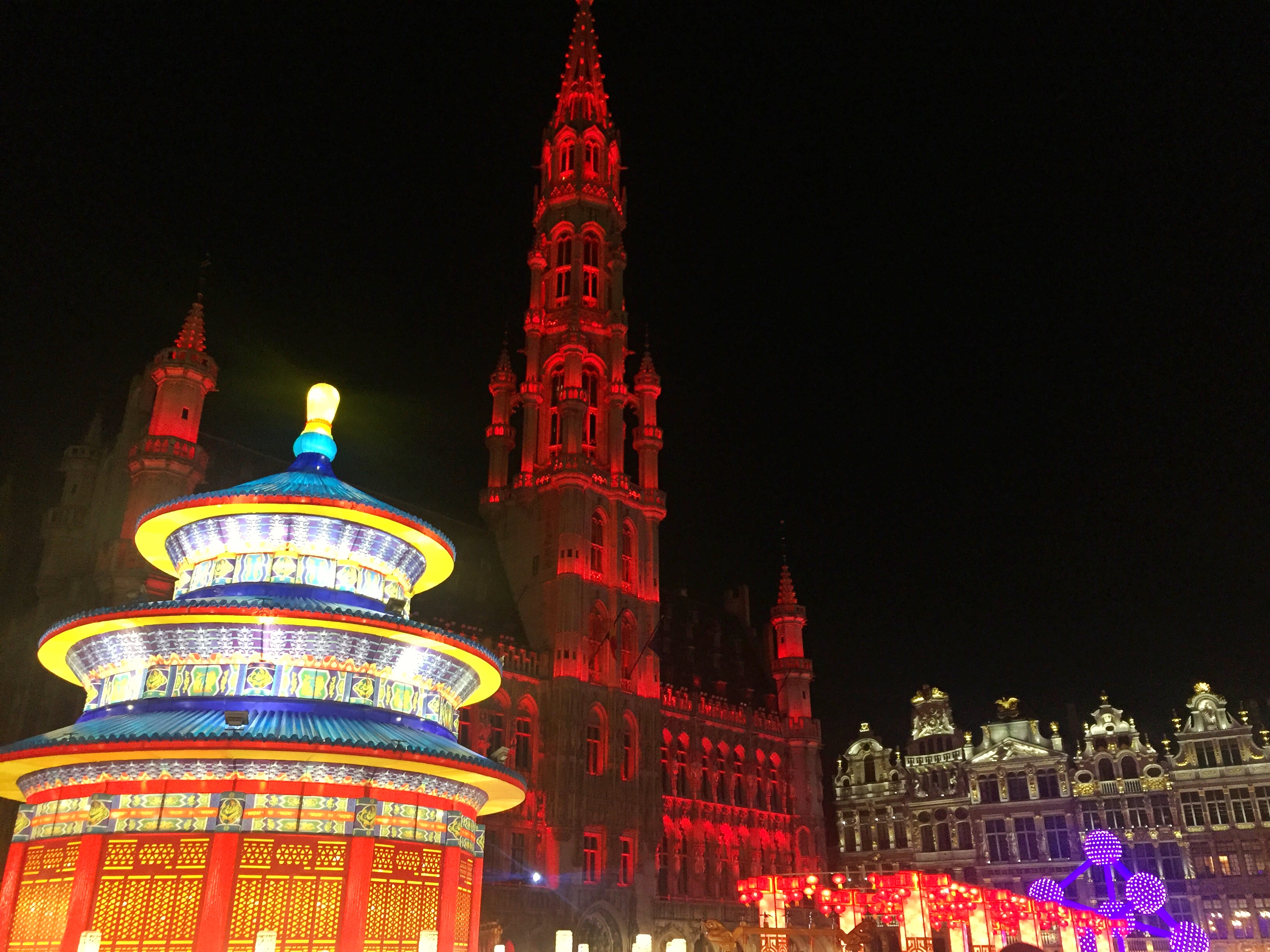 中国红点亮欧洲地标，中国欧盟旅游年拉开帷幕